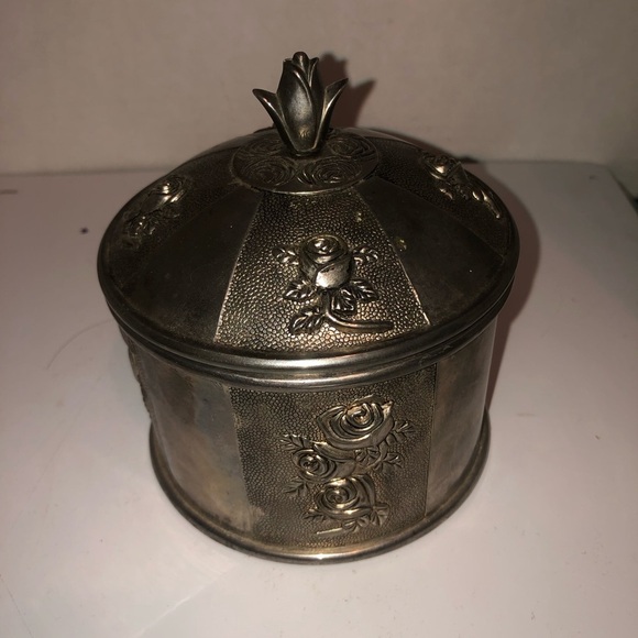 Vintage Silver Jewelry Box with Rose Design, silver plated zinc, Elegance - Picture 11 of 11